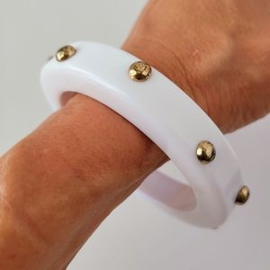 Retro white resin bangel bracelet with gold stud detail